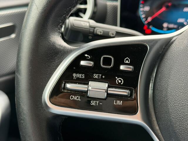 Mercedes-Benz A-KLASSE 180 Premium Plus | Stoelverwarming | Ambiance Verlichting | Apple Carplay | Parkeersensoren | Navigatie | Keyless | High Performance LED | Grootlichtassistent | Cruise Control | Bluetooth | Airco