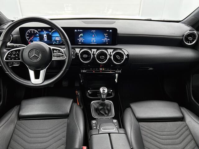 Mercedes-Benz A-KLASSE 180 Business Solution Ledkoplampen | Parkeerpakket met achteruitrijcamera |Stoelverwarming voor | Spiegelpakket. Inclusief 24 maanden MB Certified garantie voor Europa.