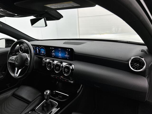 Mercedes-Benz A-KLASSE 180 Business Solution Ledkoplampen | Parkeerpakket met achteruitrijcamera |Stoelverwarming voor | Spiegelpakket. Inclusief 24 maanden MB Certified garantie voor Europa.