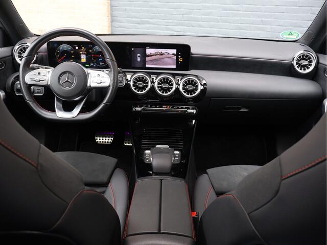 Mercedes-Benz A-KLASSE 250 e AMG Limited | Night Pakket | Pano | Sfeerverlichting | Haak | Carplay |