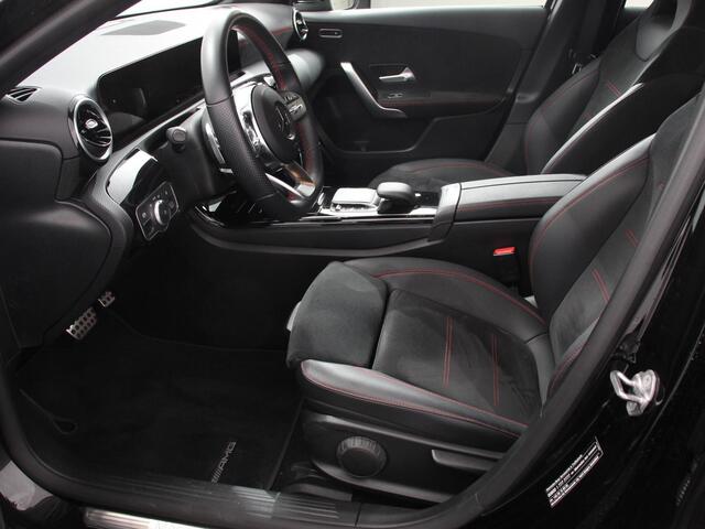 Mercedes-Benz A-KLASSE 200 Automaat AMG Line Navigatie Climate Control Camera Virtual Cockpit Led Stoelverwarming Cruise control Parkeersensoren