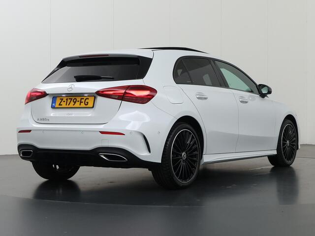 Mercedes-Benz A-KLASSE 250 e AMG Line | Night | Multispaaks velgen | Panoramadak | Multibeam | Sfeerverlichting |