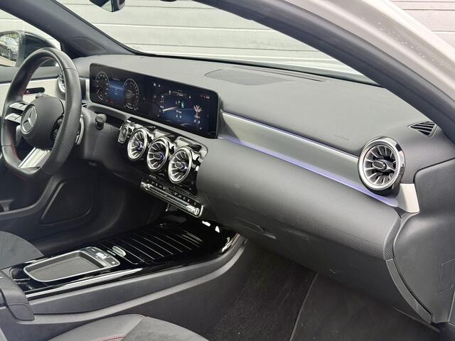 Mercedes-Benz A-KLASSE 250 e AMG Line