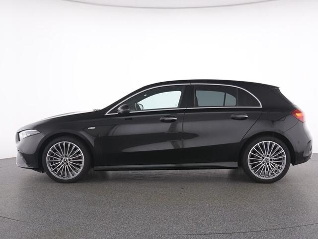 Mercedes-Benz A-KLASSE 250e AMG ** NIGHT, LEDER, TREKH, PANO, MEMO, 2-Zone CLIMA, 19-inch LMV, ** 1e EIG - UNFALLFREI ** ** INFORMEER OOK NAAR ONZE AANTREKKELIJKE FINANCIAL-LEASE TARIEVEN **