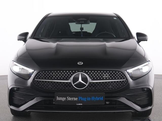Mercedes-Benz A-KLASSE 250e AMG ** NIGHT, LEDER, TREKH, PANO, MEMO, 2-Zone CLIMA, 19-inch LMV, ** 1e EIG - UNFALLFREI ** ** INFORMEER OOK NAAR ONZE AANTREKKELIJKE FINANCIAL-LEASE TARIEVEN **