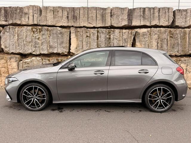 Mercedes-Benz A-KLASSE 250e AMG ** NIGHT, MBUX+, PANO, MEMO, DISTR, 2-Zone CLIMA, 19-inch LMV, ** 1e EIG - UNFALLFREI ** ** INFORMEER OOK NAAR ONZE AANTREKKELIJKE FINANCIAL-LEASE TARIEVEN **