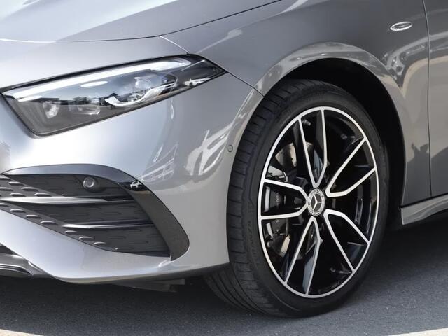 Mercedes-Benz A-KLASSE 250e AMG ** NIGHT, MBUX+, PANO, MEMO, DISTR, 2-Zone CLIMA, 19-inch LMV, ** 1e EIG - UNFALLFREI ** ** INFORMEER OOK NAAR ONZE AANTREKKELIJKE FINANCIAL-LEASE TARIEVEN **