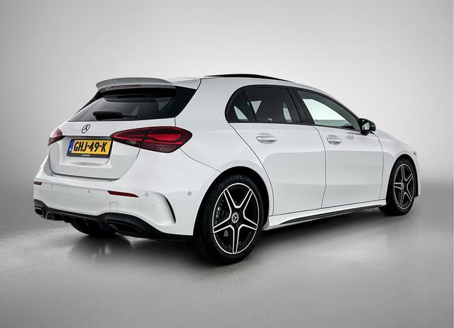 Mercedes-Benz A-KLASSE 180 Star Edition AMG Line Plus | Night pakket | Panorama Schuifdak | Cognac AMG interieur | Memory Seats | Parkeerpakket met 360°-camera | Head-Up display | Sfeerverlichting | Keyless Go pakket Inclusief 24 maanden MB Certified garantie voor Europa.