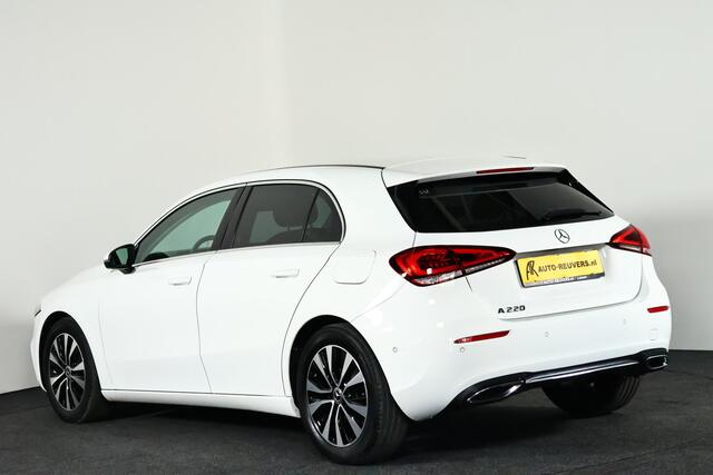 Mercedes-Benz A-KLASSE 220 4MATIC Premium / LED / Navi / Camera / LMV