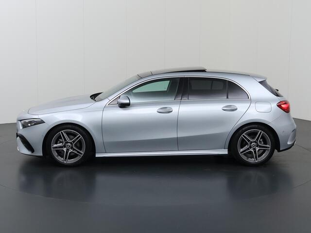 Mercedes-Benz A-KLASSE 180 Star Edition AMG Line | Panoramadak | Trekhaak | Chrome pakket |