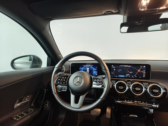 Mercedes-Benz A-KLASSE 180 Business Solution | Carplay | Cruise control