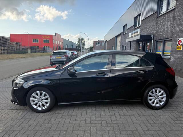 Mercedes-Benz A-KLASSE 180 Business Solution | 1E EIGENAAR | 3/6/12 MND GARANTIE | LED | CRUISE | CAMERA | STOELVERW. | BLUETOOTH |