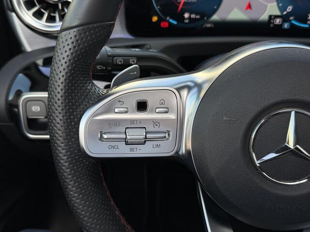 Mercedes-Benz A-KLASSE 180 Premium AMG Line | Pano-Dak/Sfeerverlichting/Camera/18-inch