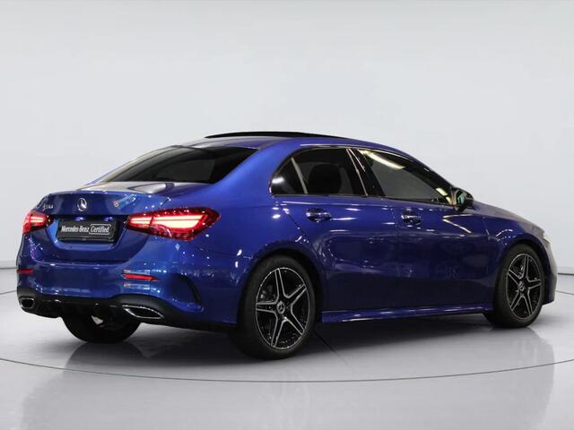 Mercedes-Benz A-KLASSE Limousine 180 Star Edition AMG Line | Panorama dak