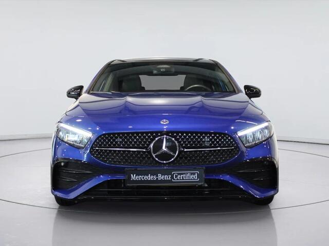 Mercedes-Benz A-KLASSE Limousine 180 Star Edition AMG Line | Panorama dak