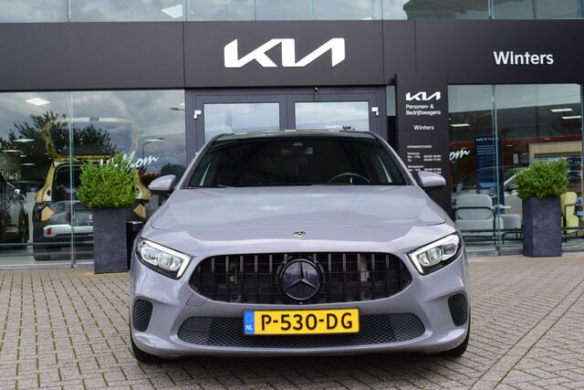Mercedes-Benz A-KLASSE 180 Business Solution | Navigatie | Camera | Cruise Control | Climate Control |
