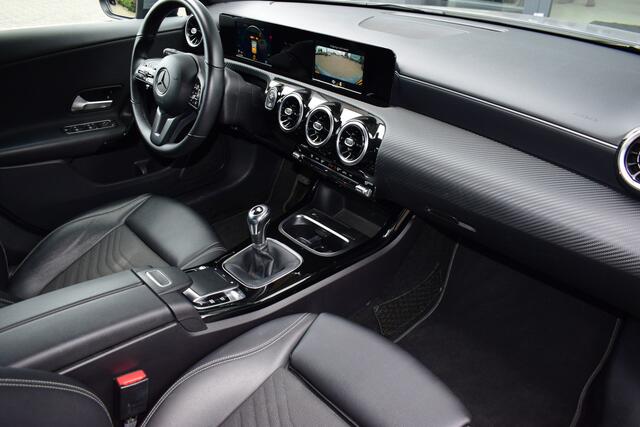 Mercedes-Benz A-KLASSE 180 Business Solution | Navigatie | Camera | Cruise Control | Climate Control |
