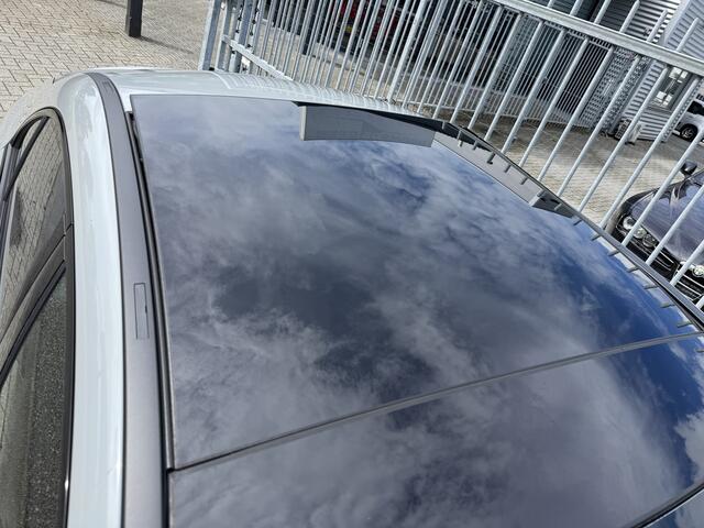 Mercedes-Benz A-KLASSE 180 Star Edition AMG Line Night edition Manufaktur Grijs Pano