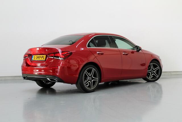 Mercedes-Benz A-KLASSE 180 Business Solution Luxury 136PK, RIJLAAR | PANORAMADAK | SFEERVERLICHTING | CAMERA | LEER | MEMORY STOELEN