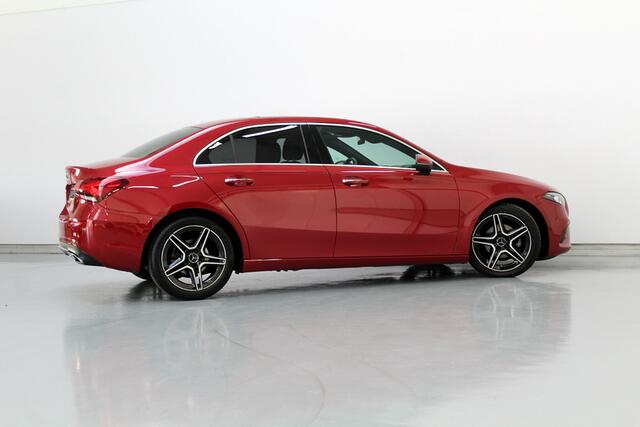 Mercedes-Benz A-KLASSE 180 Business Solution Luxury 136PK, RIJLAAR | PANORAMADAK | SFEERVERLICHTING | CAMERA | LEER | MEMORY STOELEN