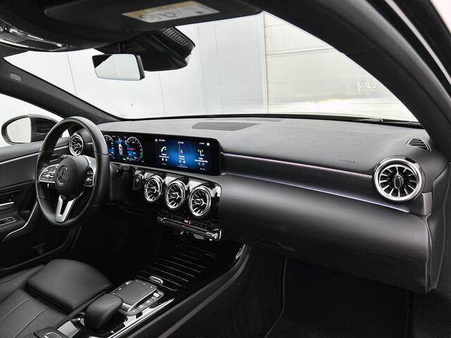 Mercedes-Benz A-KLASSE 250 e Plug-In Hybride Ledkoplampen | Stoelverwarming | Parkeerpakket met achteruitrijcamera | Licht- en zicht pakket. Inclusief 24 maanden Mercedes-Benz Certified garantie voor Europa.