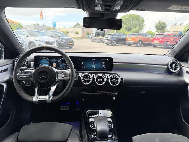 Mercedes-Benz A-KLASSE 200 Launch Edition Premium Plus AMG | PANORAMADAK | SFEER VERLICHTING | CAMERA | MAT GRIJS | STOELVERWARMING | NAVIGATIE | MATRIX LED | APPLE CARPLAY / ANDROID AUTO | CRUISECONTROL |
