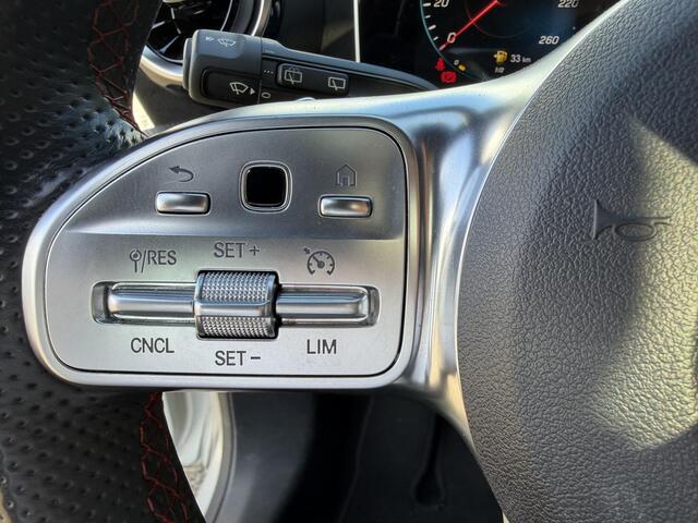 Mercedes-Benz A-KLASSE 200 Business Solution AMG bomvol|Panoramadak|Afneembare trekhaak| Automaat|priegel Nederlandse auto