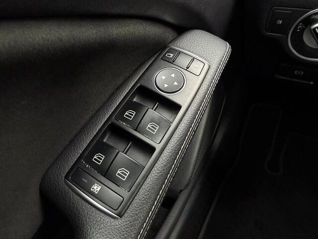 Mercedes-Benz A-KLASSE 160 AMG White Art Pakket ?Automaat ?Full LED ?Navigatie ?Camera ?Apple Carplay & Android Auto ?Half Leder Alcantara ?Sfeerverlichting ?Lichtmetaal