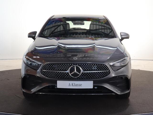 Mercedes-Benz A-KLASSE 250e Business Solution AMG | Panoramaschuifdak | Premium Plus | Head-up display | Dodehoekassistent |