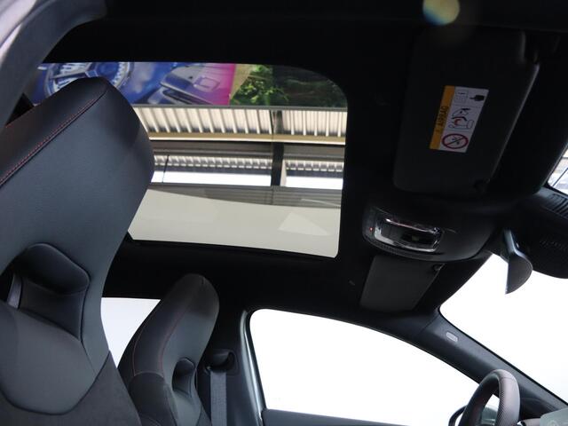 Mercedes-Benz A-KLASSE 250e Business Solution AMG | Panoramaschuifdak | Premium Plus | Head-up display | Dodehoekassistent |
