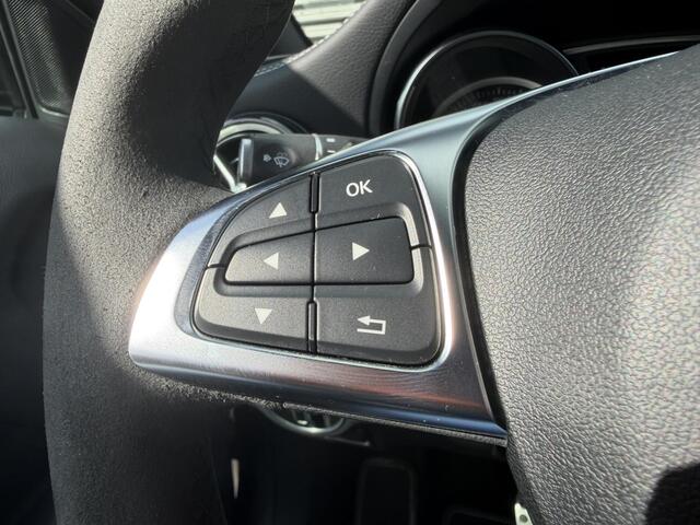 Mercedes-Benz A-KLASSE 180 Business Solution AMG