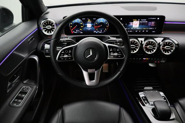 Mercedes-Benz A-KLASSE 200 Launch Edition Premium 2018 | Schuif Kantel Dak | Goed Onderhouden | Burmester Audio | Nationale Autopas | Boekjes | Onderhoudshistorie | Keyless | DAB Radio | 2 Sleutels