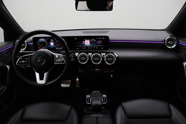 Mercedes-Benz A-KLASSE 200 Launch Edition Premium 2018 | Schuif Kantel Dak | Goed Onderhouden | Burmester Audio | Nationale Autopas | Boekjes | Onderhoudshistorie | Keyless | DAB Radio | 2 Sleutels