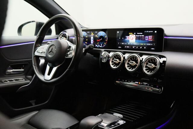 Mercedes-Benz A-KLASSE 200 Launch Edition Premium 2018 | Schuif Kantel Dak | Goed Onderhouden | Burmester Audio | Nationale Autopas | Boekjes | Onderhoudshistorie | Keyless | DAB Radio | 2 Sleutels