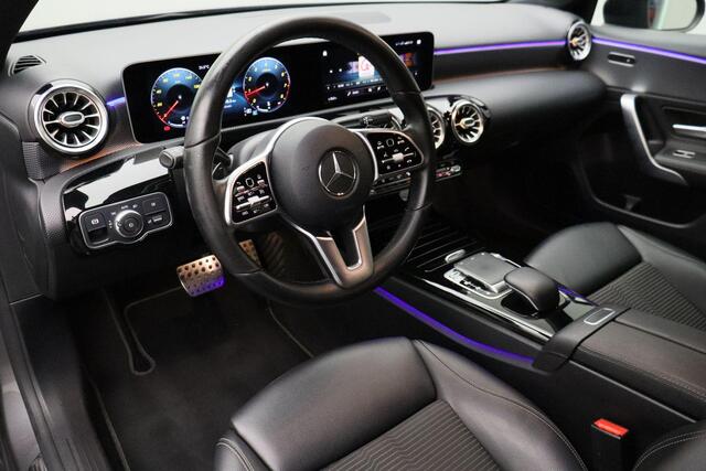 Mercedes-Benz A-KLASSE 200 Launch Edition Premium 2018 | Schuif Kantel Dak | Goed Onderhouden | Burmester Audio | Nationale Autopas | Boekjes | Onderhoudshistorie | Keyless | DAB Radio | 2 Sleutels