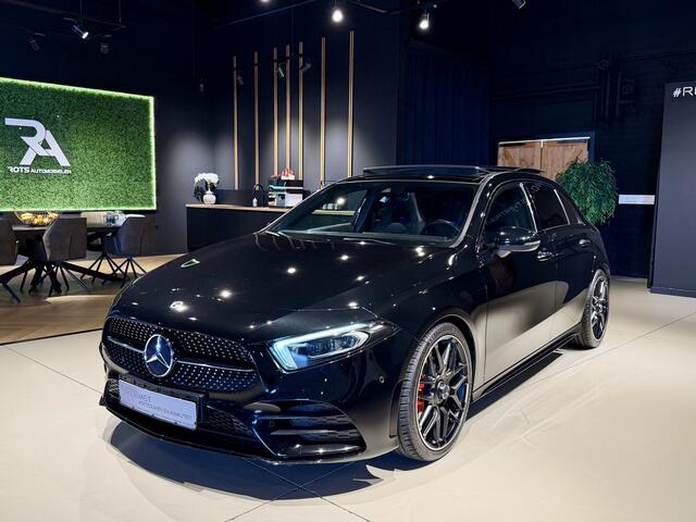 Mercedes-Benz A-KLASSE A200 AMG Pano|Camera|Memory|Sfeer|Night Zwart