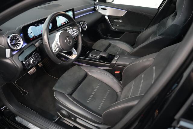 Mercedes-Benz A-KLASSE 250 e AMG ? 19" AMG ? PANO ? CAMERA ? NIGHT ? SFEERVERLICHTING ? MULTIBEAM ? CRUISE ? BTW ? 1.EIG