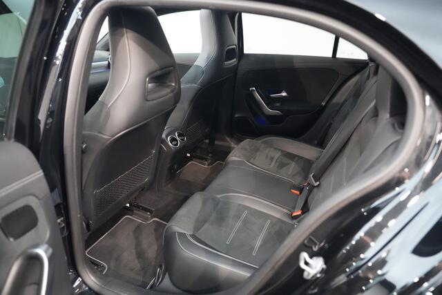 Mercedes-Benz A-KLASSE 250 e AMG ? 19" AMG ? PANO ? CAMERA ? NIGHT ? SFEERVERLICHTING ? MULTIBEAM ? CRUISE ? BTW ? 1.EIG
