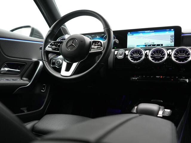 Mercedes-Benz A-KLASSE 250 e Progressive PHEV 218pk Dealer O.H. | Camera | Lederen Sportstoelen Ventilatie & Verwarmd | Burmester Audio | Blis | Sfeerverlichting | Apple Carplay | LED Koplampen | Cruise Control | Navigatie | DAB | 19"L.M | Plug In Hybrid