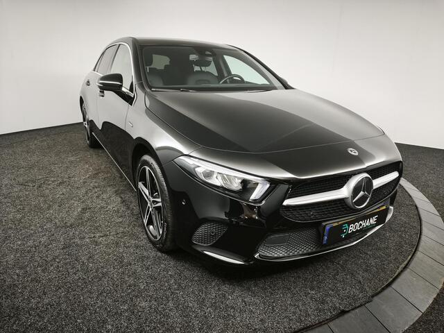 Mercedes-Benz A-KLASSE 250 e Business Line | SOH 96,4% Automaat 218PK | Navigatie | Achteruitrijcamera | Cruise Control | Sfeerverlichting | Incl. Winterset