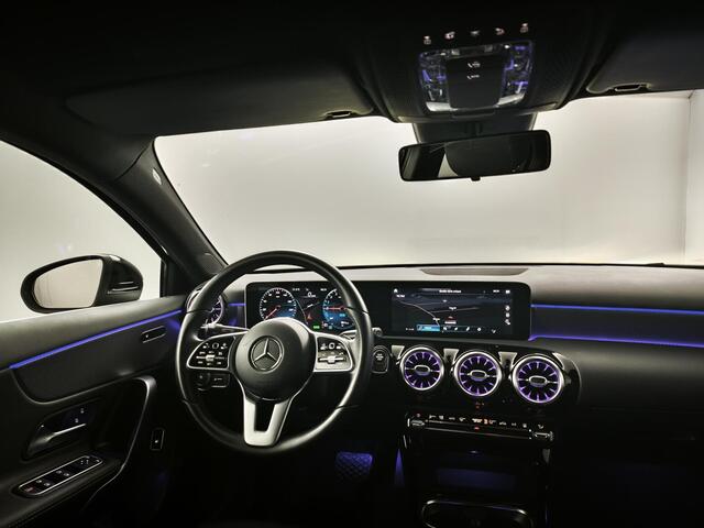Mercedes-Benz A-KLASSE 250 e Business Line | SOH 96,4% Automaat 218PK | Navigatie | Achteruitrijcamera | Cruise Control | Sfeerverlichting | Incl. Winterset