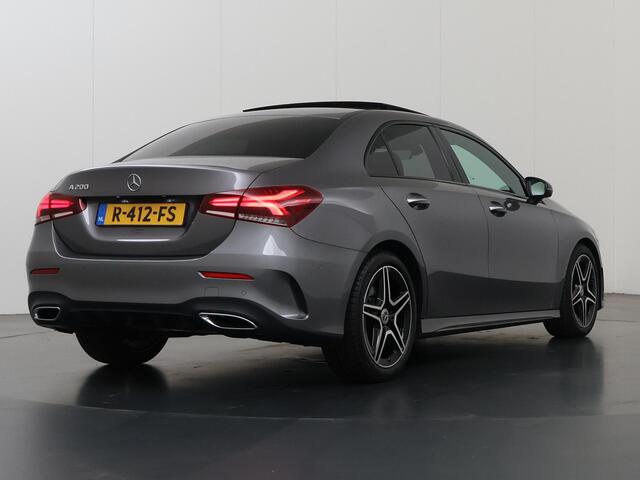 Mercedes-Benz A-KLASSE 200 Business Solution AMG | Panoramadak | Night pakket | Stoelverwarming | Apple carplay |