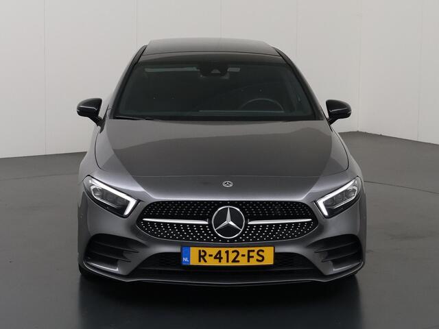 Mercedes-Benz A-KLASSE 200 Business Solution AMG | Panoramadak | Night pakket | Stoelverwarming | Apple carplay |
