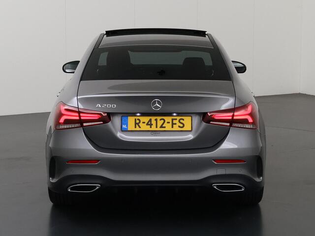 Mercedes-Benz A-KLASSE 200 Business Solution AMG | Panoramadak | Night pakket | Stoelverwarming | Apple carplay |