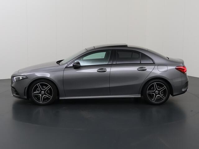 Mercedes-Benz A-KLASSE 200 Business Solution AMG | Panoramadak | Night pakket | Stoelverwarming | Apple carplay |