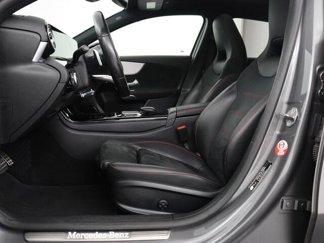 Mercedes-Benz A-KLASSE 200 AMG Business Solution Aut. | Pano | LED | Half Leder | Sfeerverlichting | Elec. Stoelen | Stoelverwarming | Virtual Display | Navi | Camera | Trekaak | Carplay