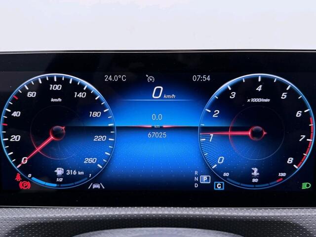 Mercedes-Benz A-KLASSE 180 Business Solution AMG AMG Line | Night Pakket | Schuif-Kanteldak | Inclusief 24 maanden MB Certified garantie voor Europa.