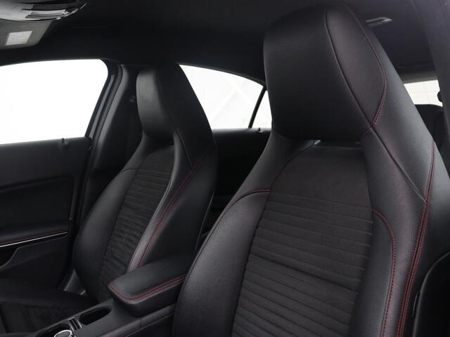 Mercedes-Benz A-KLASSE 180 Business Solution AMG | Leder/alcantara | Stoelverwarming | Cruise control | Navigatie | Bluetooth | Camera | Park assist | Trekhaak