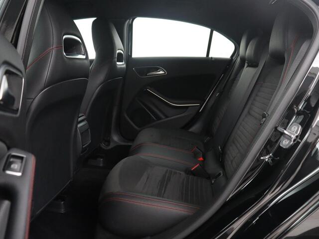Mercedes-Benz A-KLASSE 180 Business Solution AMG | Leder/alcantara | Stoelverwarming | Cruise control | Navigatie | Bluetooth | Camera | Park assist | Trekhaak