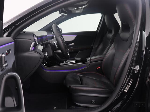 Mercedes-Benz A-KLASSE 250 Premium Plus | Panoramadak | Leder/alcantara | Memory | Cruise control | Stoelverwarming | Sfeerverlichting | Navigatie | Carplay | Climate control | Camera | Park assist